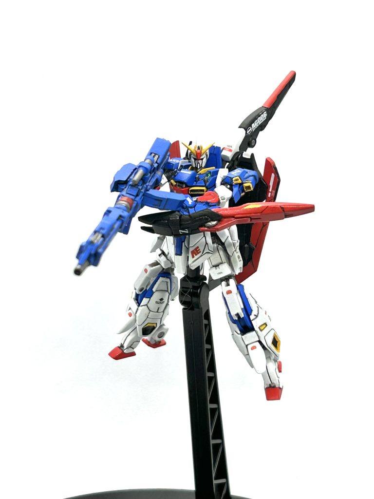 後ろのテールスタビライザーも可動します。