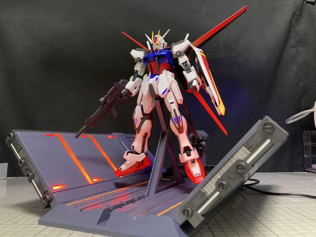 完成図蛍光灯の下だと丁度いい塩梅で光りますここまでご覧いただきありがとうございましたより詳しい内容は同時に公開している製作動画がありますので、そちらを是非ご覧くださいhttps://youtu.be/5unfZpriI4w