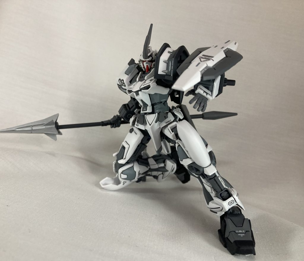 メイン武装のランス、ダンボール戦機のアキレスみたいでお気に入り