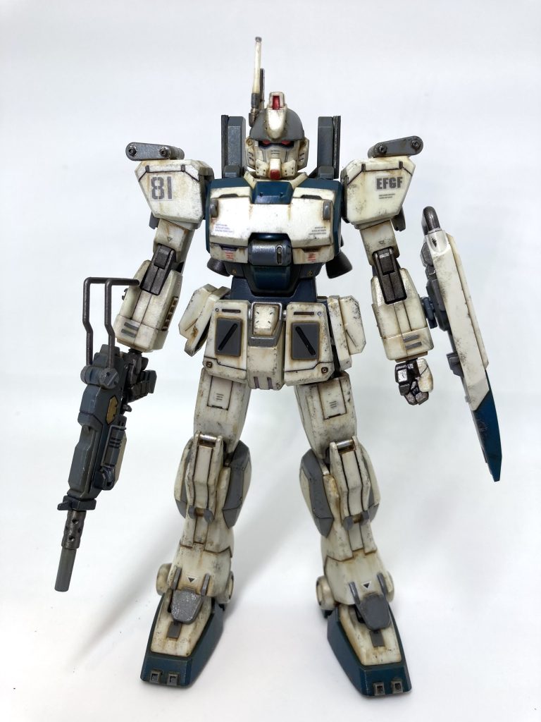 手を引きちぎる前の状態です。腕にダクト付けたりスジボリしたり、小改造と部分塗装をしてからウェザリングしました。