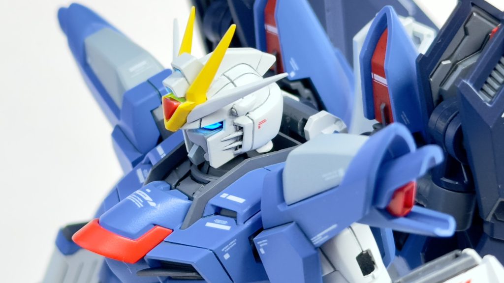 頭部は色々弄りたかったのですが、パーツが小さくて自分じゃ厳しかったのでマスクを削り込むくらいで済ませてます。また構造上後ハメ加工が面倒だったので、諦めて段落ちモールドにしています。ただ「MMI-GAU30 31mm近接防御機関砲シュラークファングBlock7」まで段落ちモールド化は気持ち悪かったので、そこだけ切り離してしっかり合わせ目消ししています。