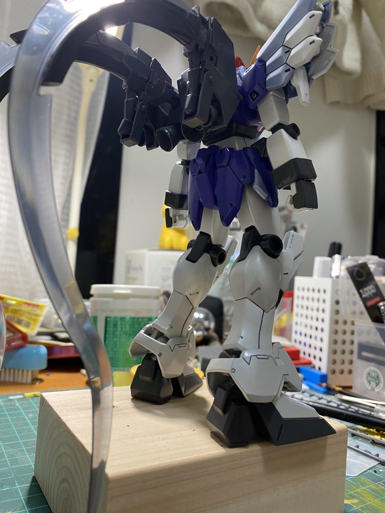 この旧HG1/100シリーズはベースが良いので少し手を加えてあげるだけで、素晴らしい出来になりますので本当にオススメします。
