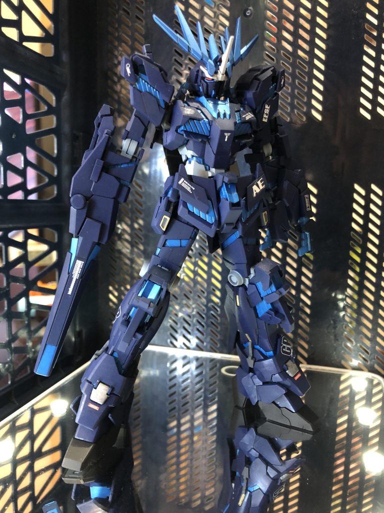 我がロンドベル治安維持遊撃部隊と反目のゼネラルレビル所属、パイロットはクローン技術により生み出された強化人間...という妄想であります✨