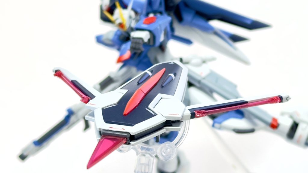 ブーメラン要素がどこにあったのか問いたい「RGM73 フラッシュエッジG-3シールドブーメラン」ですが、バスターシールドみたいに飛んで行くだけでなく、「フラッシュエッジ」の系統らしく簡易ドラグーン...というかドラグーンみたいにしっかり自律機動していて、デストロイ戦ではかなりの活躍をしていましたね。