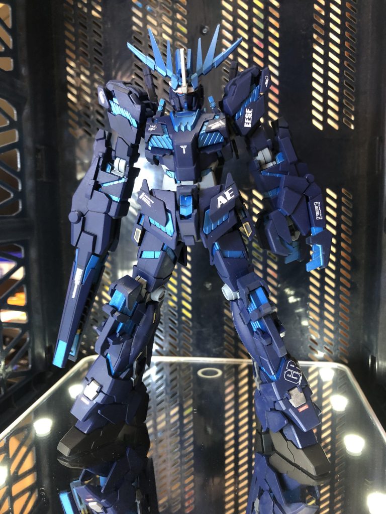 青いバンシィ–4枚目/制作者：真樹京介