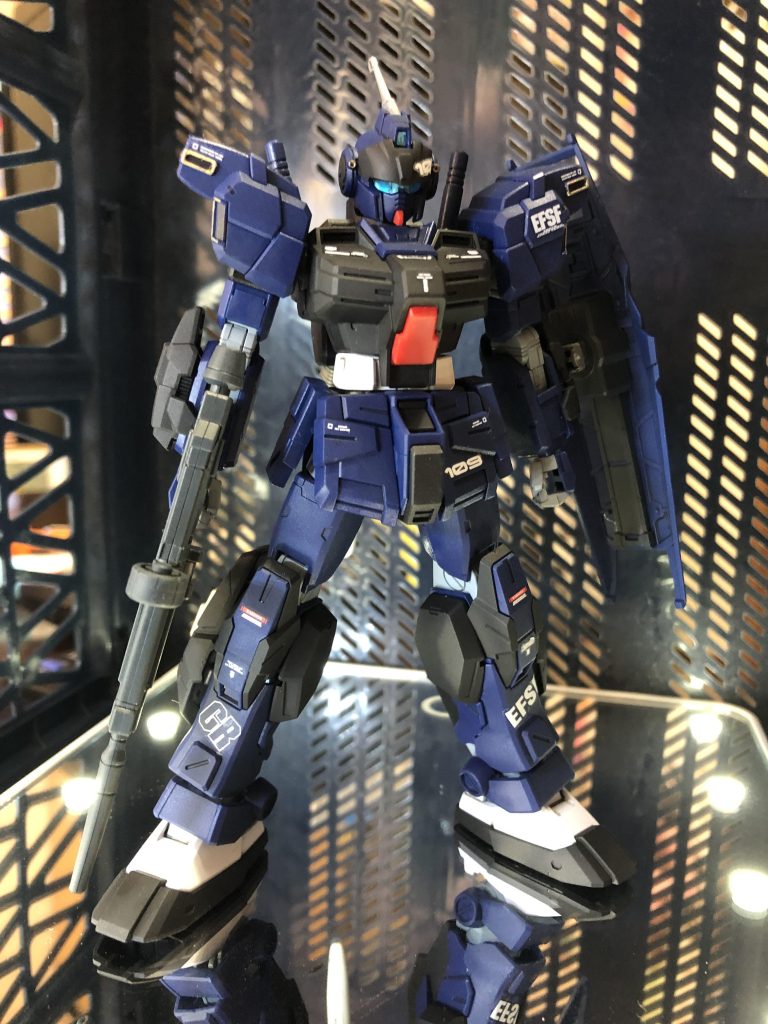 我がロンドベル治安維持遊撃部隊と反目のゼネラルレビル所属、青いバンシィの随伴機でパイロットはクローン技術で生み出された強化人間...という妄想であります。