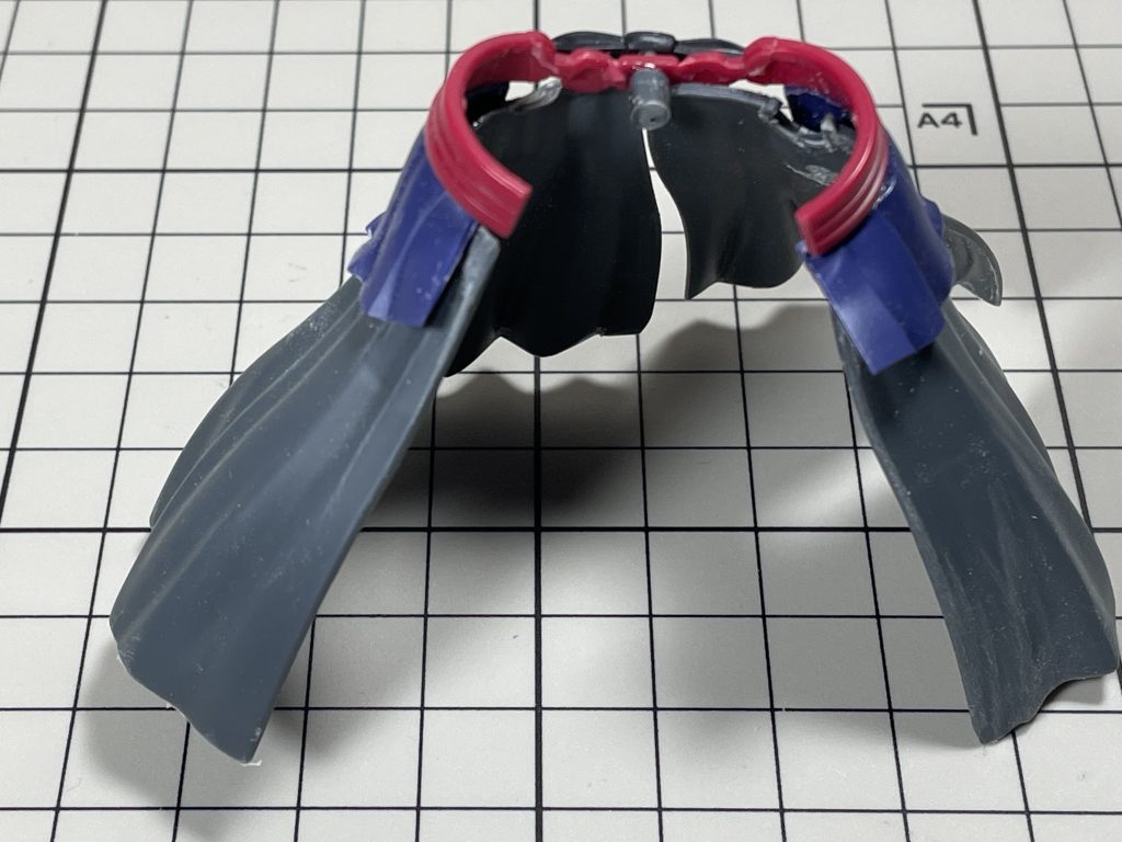 特徴的なスカートは、ガールガンレディの腰まわりとオプションパーツのマントで構成。最後までご覧いただき、ありがとうございました。