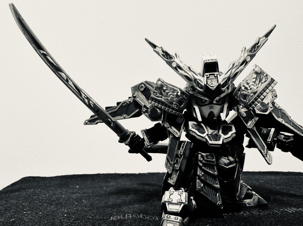 ってわけで78代目でしたが、やっぱりアーマーが大きすぎてせっかくの可動域が死んでるなぁ、と感じましたあと今回金縁は素直に金縁にしましたが、正直もう少し地味目な方が好みです、正直もう一箱買って今度は個人的な好みの形にリテイクしたいなぁ、とか考えてしまってたりしますwエアリアルも作らねばなぁw