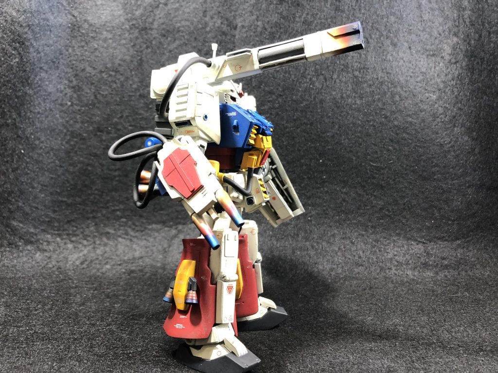 ケーブルはシリコンタイプの電気コードを使用しております