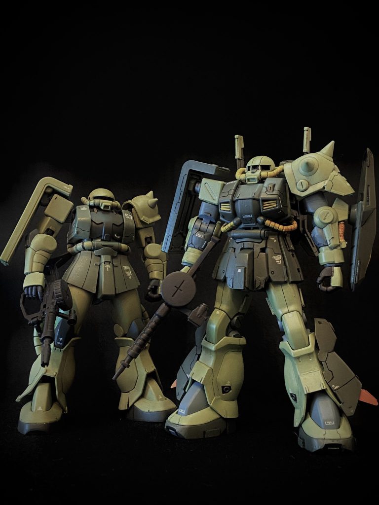 ザクとハイザック。ダカールに降下したネオジオン古参兵と、彼らに合流したティターンズ残党兵…のつもり。