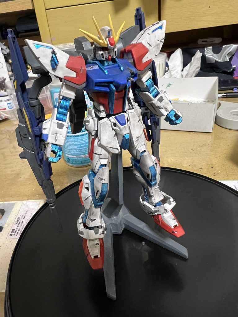 初めて汚しを入れてみたのですがなかなか良くできたんじゃないかなっと思っています！ここで完成にするつもりでしたが、もっとカッコよく見せたいと思いました。