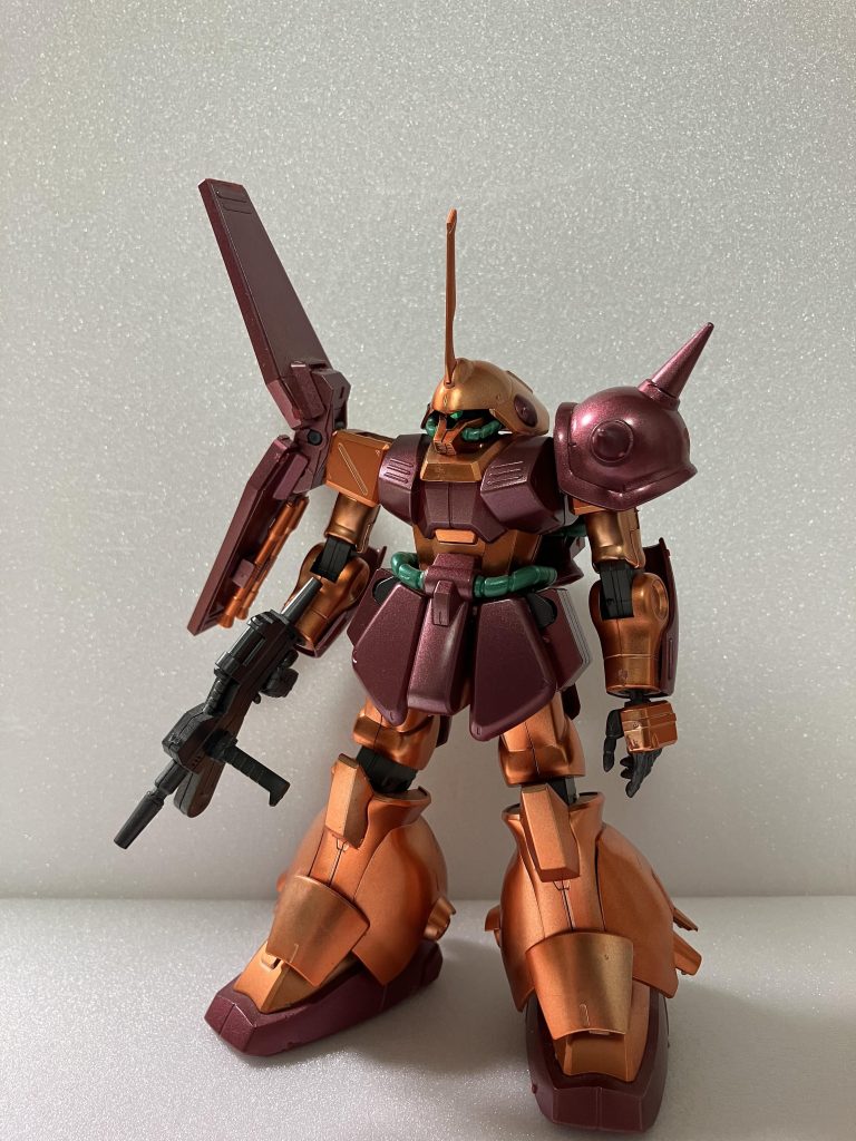 小学生の時に作ったキットなので、ゲート後が処理されておりません！少しは削ったのですが、なんせメッキ塗装されているために色落ちが激しいのです⤵︎