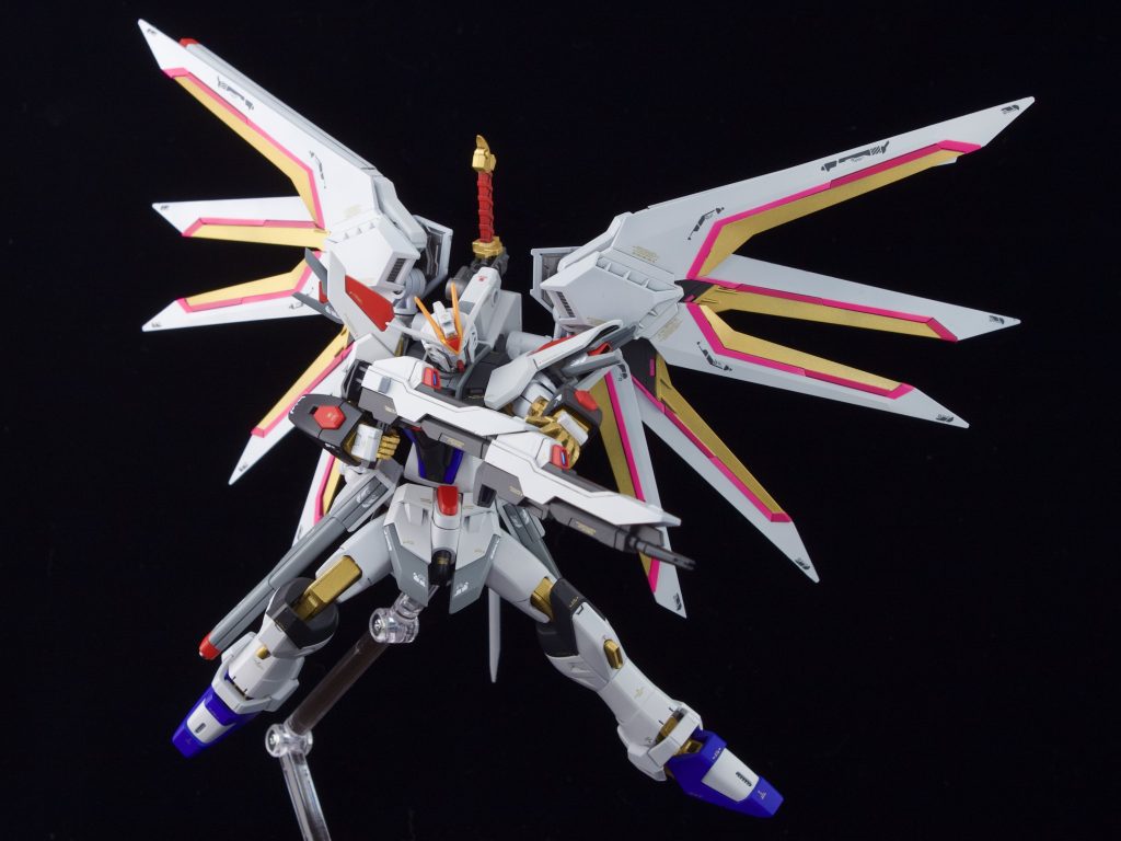 ビームライフルもストフリから流用。差し替えなしで連結できます。