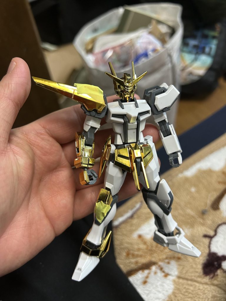 最初は無難にストライクにアカツキ被せるだけにしようと思ってたんですけど顔が小さすぎて違和感あったんですよね