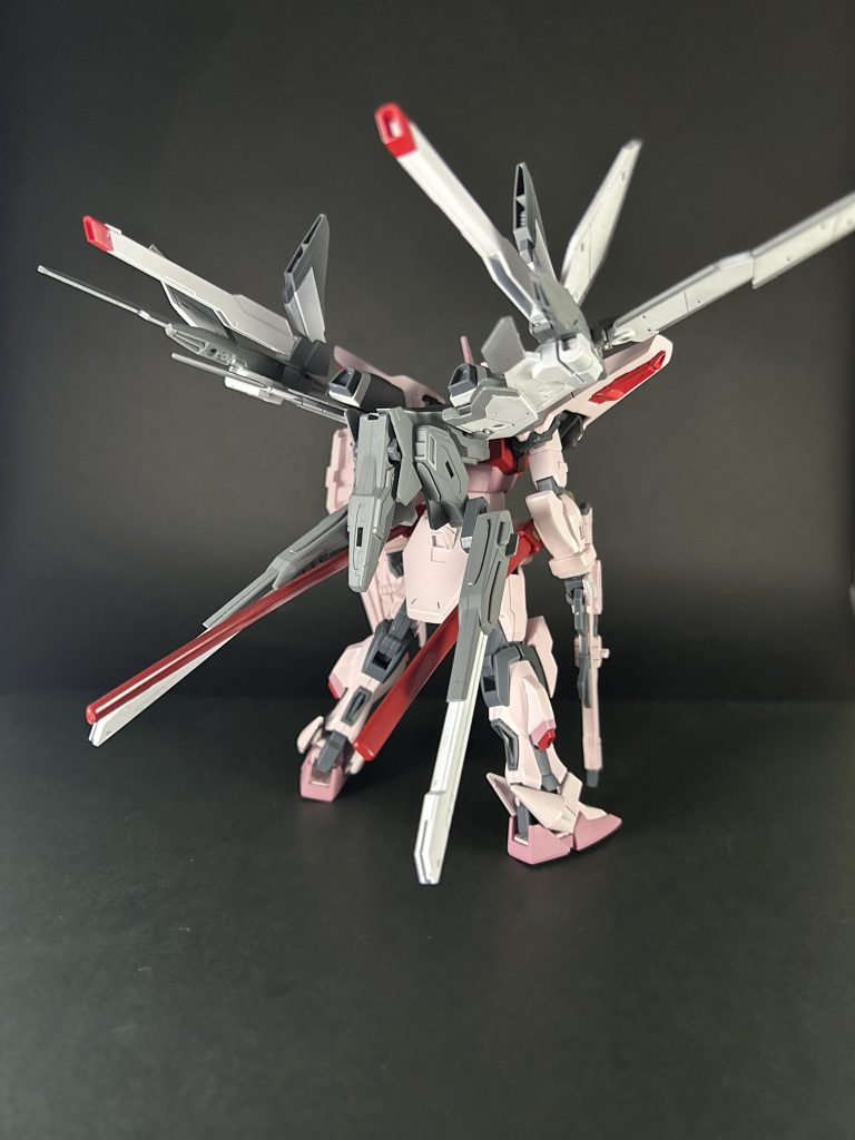 イモータルジャスティスをベースにストライクとアカツキなどをミキシングしましたよく見たら顔がジャスティスだったりします