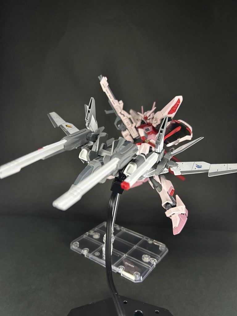 バックパックのイダテンストライカーは分離して戦闘も可能みたいな感じにしてます