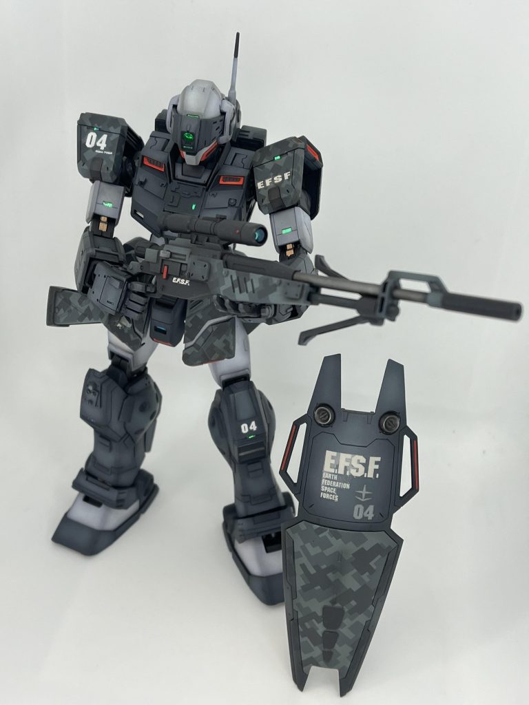 スジ彫りを一部太くしてセンサー風にしてみました。キラキラします🌟