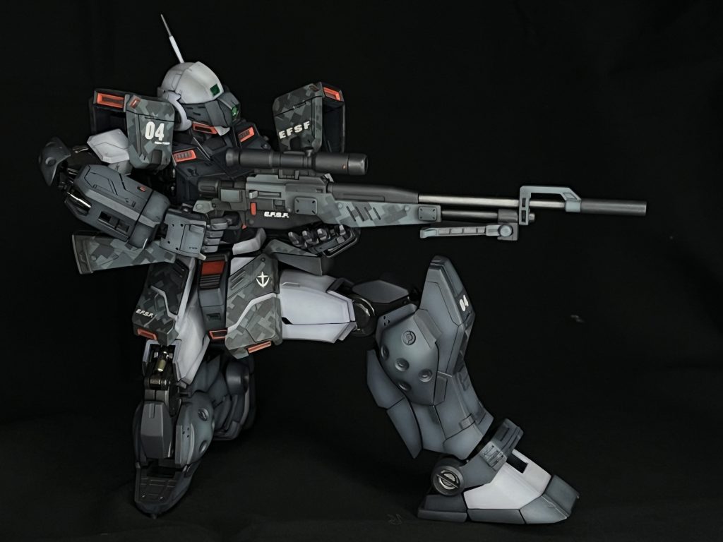 定番の立ち膝狙撃ポーズ🎊