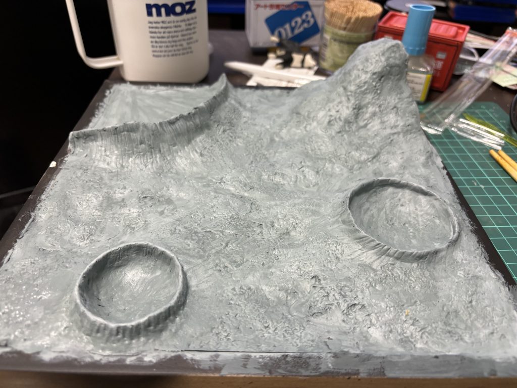 いったんこれで完成にしてますが、ライトグレーの砂撒くか悩んでます