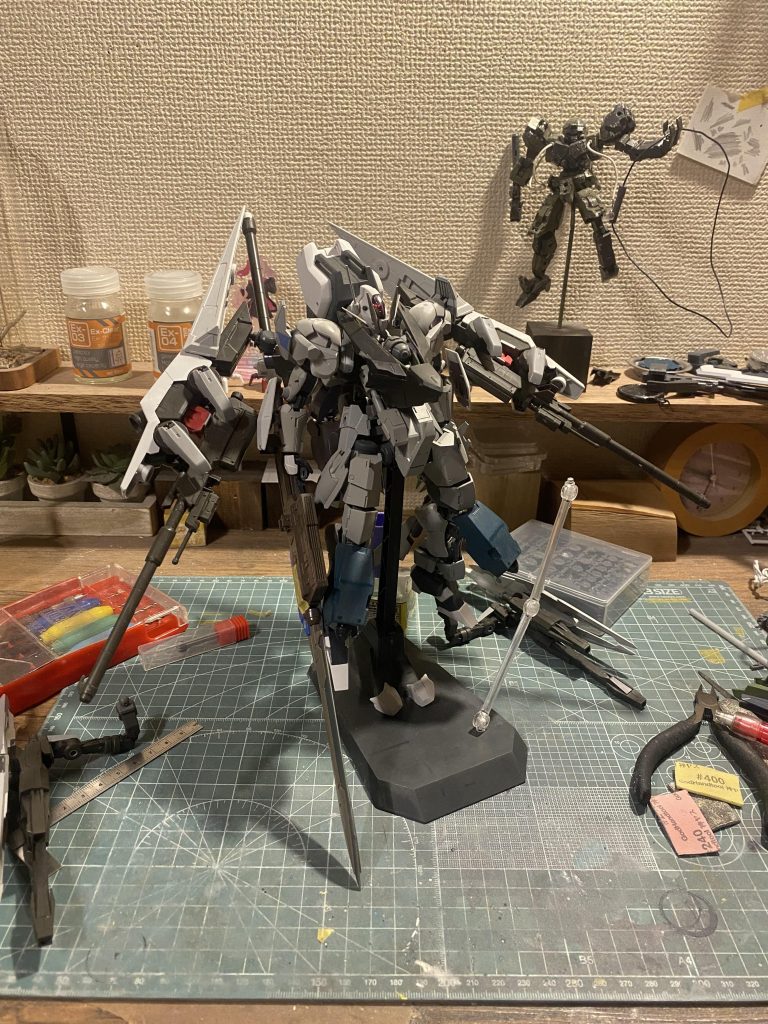 ブーケはかなりの重量になるためかなり気をつけて制作していますがもう少し台座との接続を考えるべきだったかなと今は思っています!