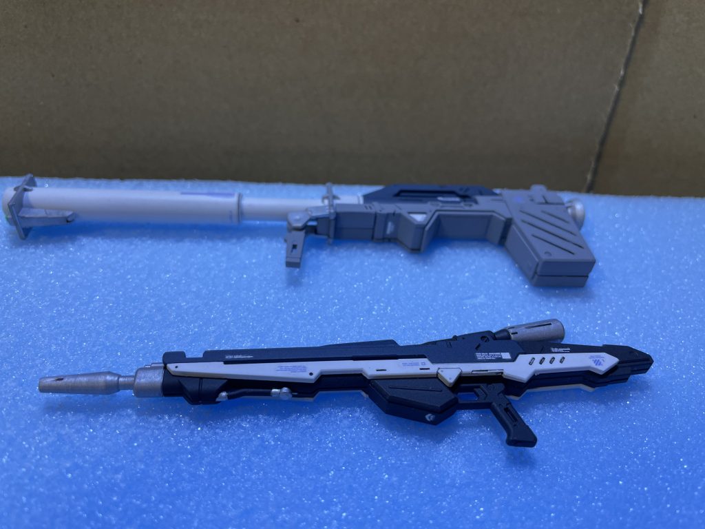 武器類も配色に気をつけて作ってます