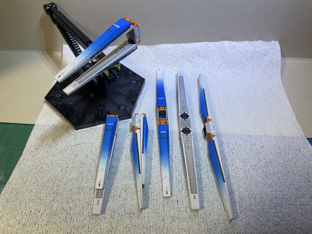 フィンファンネルもマスキングして塗り分けてあります。