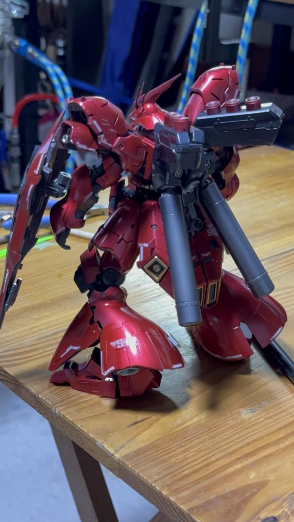 黒いパーツはシルバー下地でクリアーブラックで塗装してますが光沢のトップコートをかけないと意味があんまりないですね。