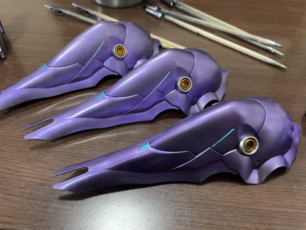 筋彫りできない人間なので少し塗り分けで違いを出してみました。バインダー広げたら見えないですが🤣