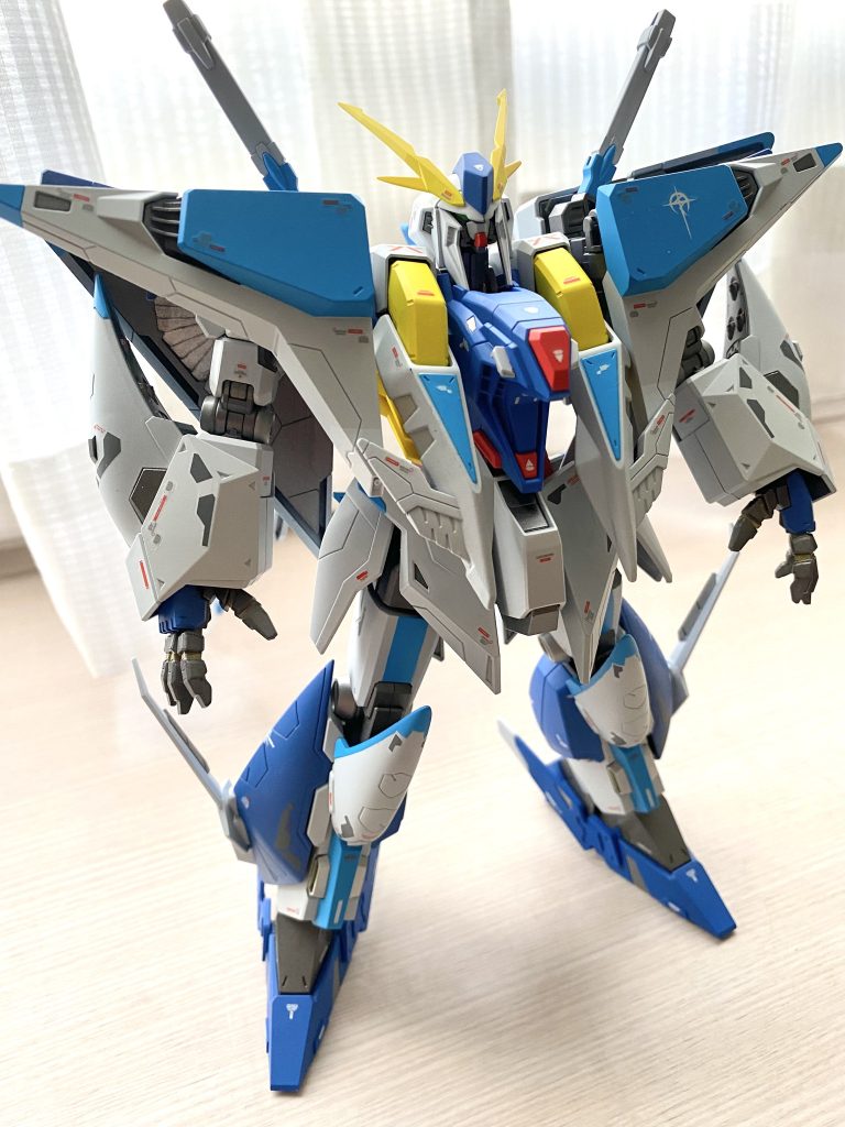 胴と足首部分だけパテで延長工作してプロポーション改修しました