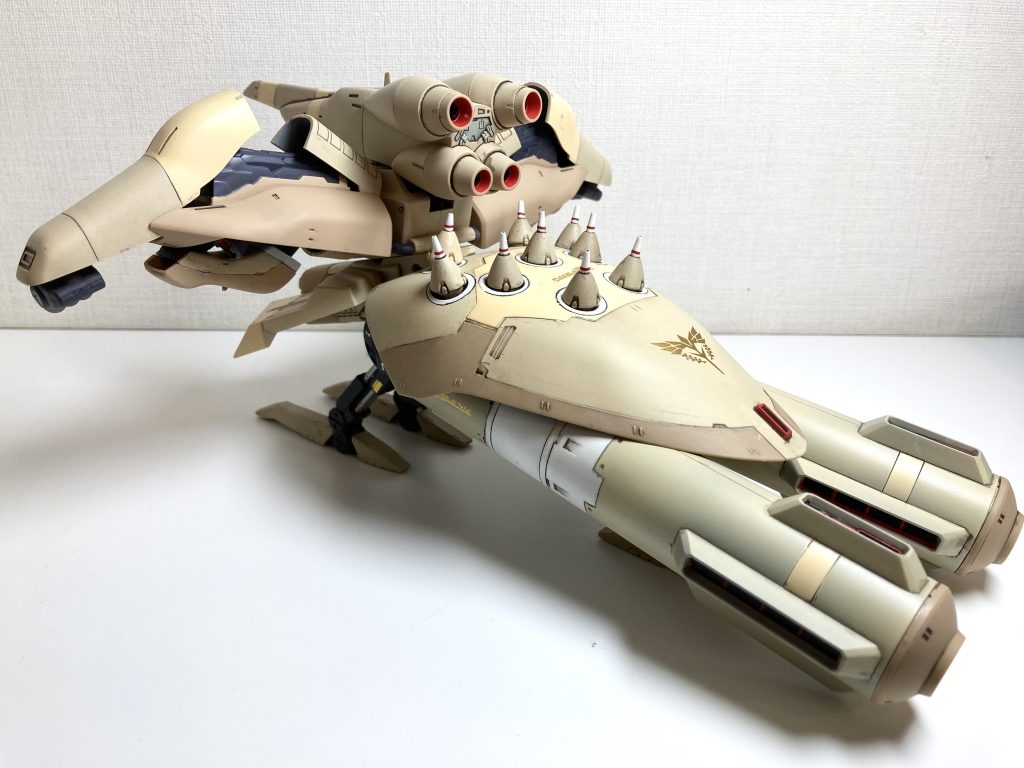 着陸形態にも変形します。