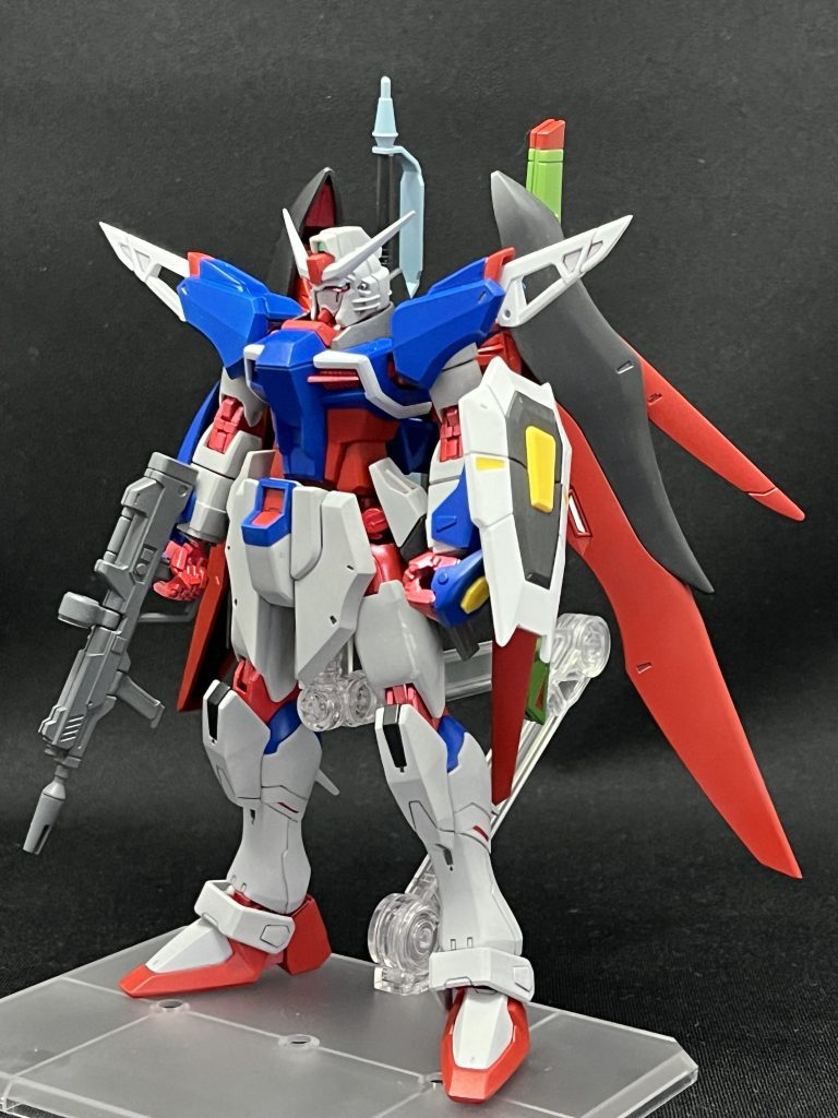 白い装甲をレジェンドのカラーに変更、関節部にメタルレッドを塗る事で発光時を再現しています。