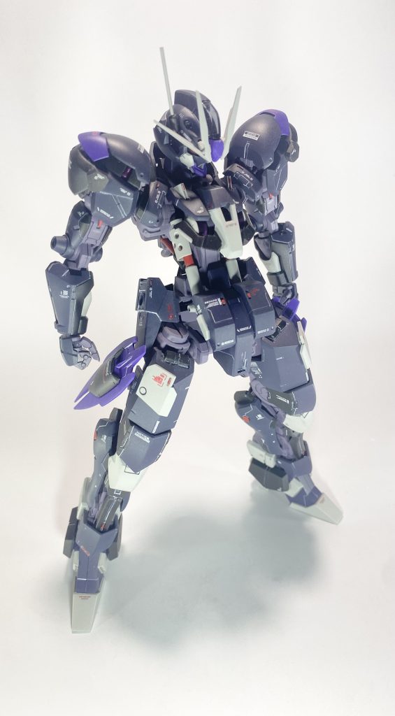 素体はエアリアル要素を残しつつ1/100のグレイズをメインにミキシングをしています!