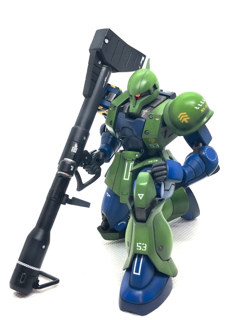 リバイブ版は可動が素晴らしい。膝立ちがとても自然。