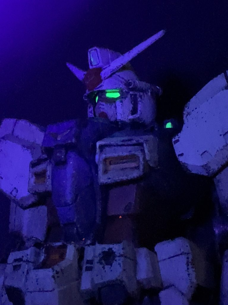 ブラックライト発光