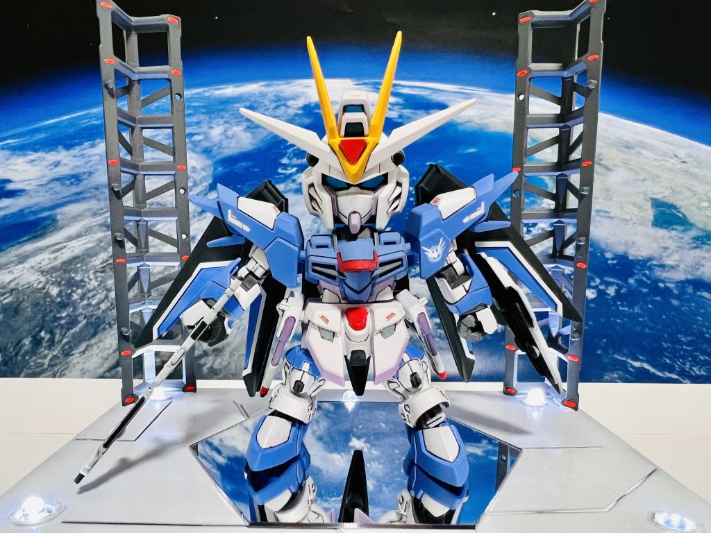 機動戦士ガンダムSEED FREEDAM SDガンダム EXスタンダード ライジングフリーダムガンダム 発進シーケンス風ジオラマ付き塗装済み完成品–2枚目/制作者：H4co Y