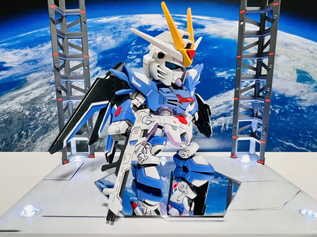 機動戦士ガンダムSEED FREEDAM SDガンダム EXスタンダード ライジングフリーダムガンダム 発進シーケンス風ジオラマ付き塗装済み完成品–5枚目/制作者：H4co Y