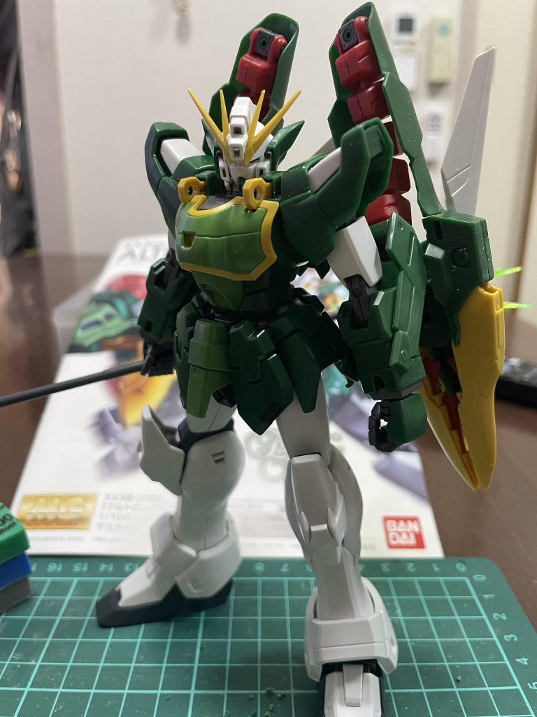 パチ組との比較です。これでも十分カッコいいですね😊