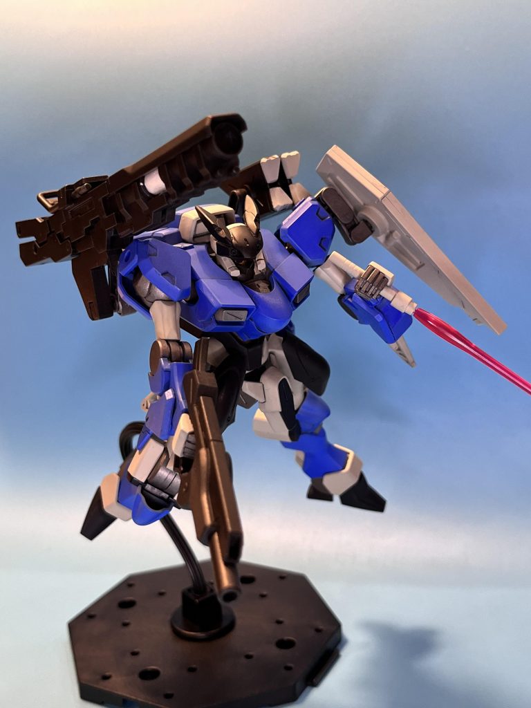 頭部はセンサーを追加。耳っぽい感じが好みです。