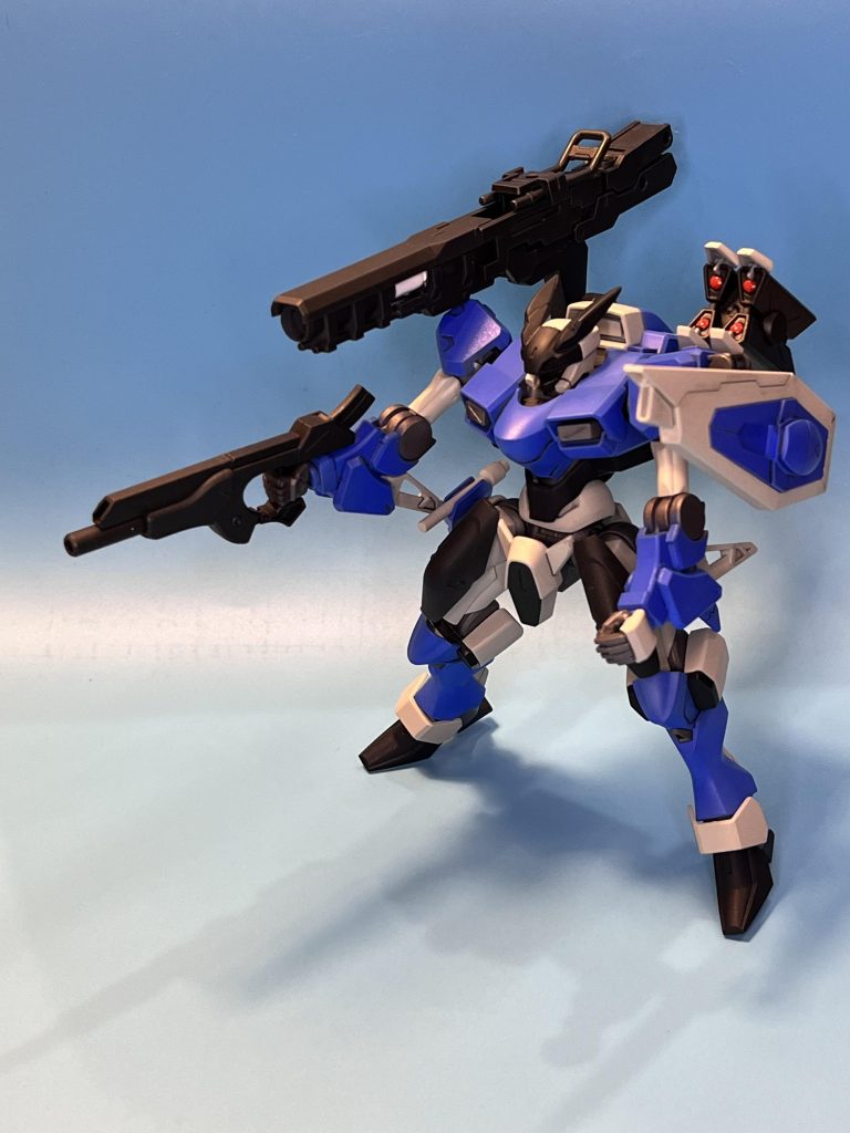 フルバースト風。♾️ジャスティスのシールドみたいな複合兵装は好きです。