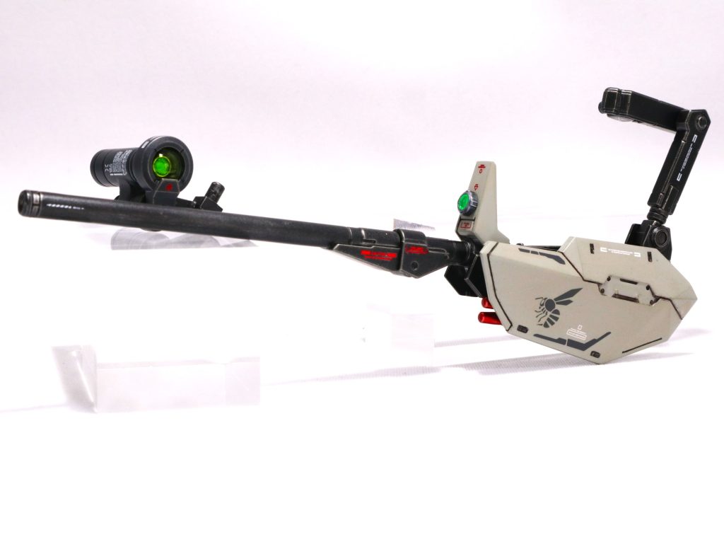 ロングレンジビームキャノン「スティンガーキャノン」と索敵兼遠距離攻撃用の光学センサー