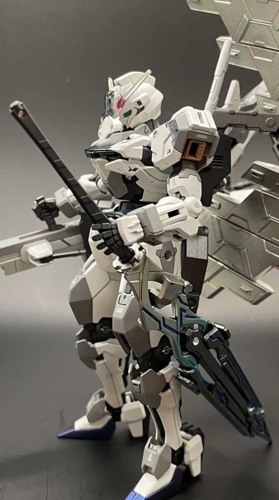 剣は一目惚れして購入したガレキを使用してます。