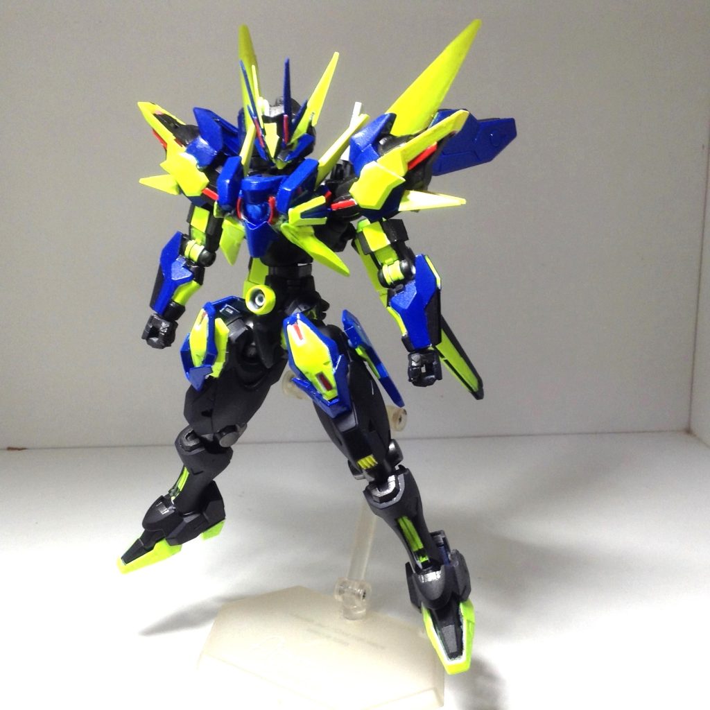 エアリアル改修型とルブリスをミキシングさらにクアンタの胸部やレッドフレームのバックパックの一部、その他 水星キットやプラ板も使いました