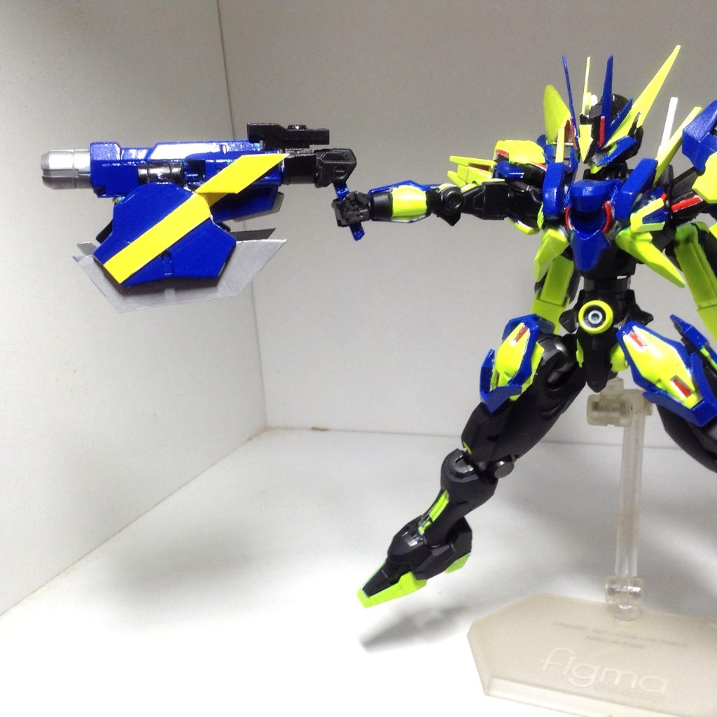 オーソライズバスターも製作ただ‥変形ギミックを仕込んだ分 重いこと重いこと手首や肘の負担ががが