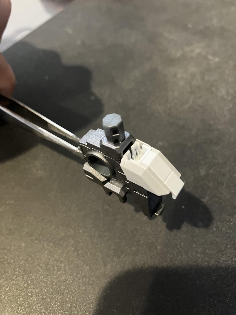 LEDの電源は12V外部入力としています。