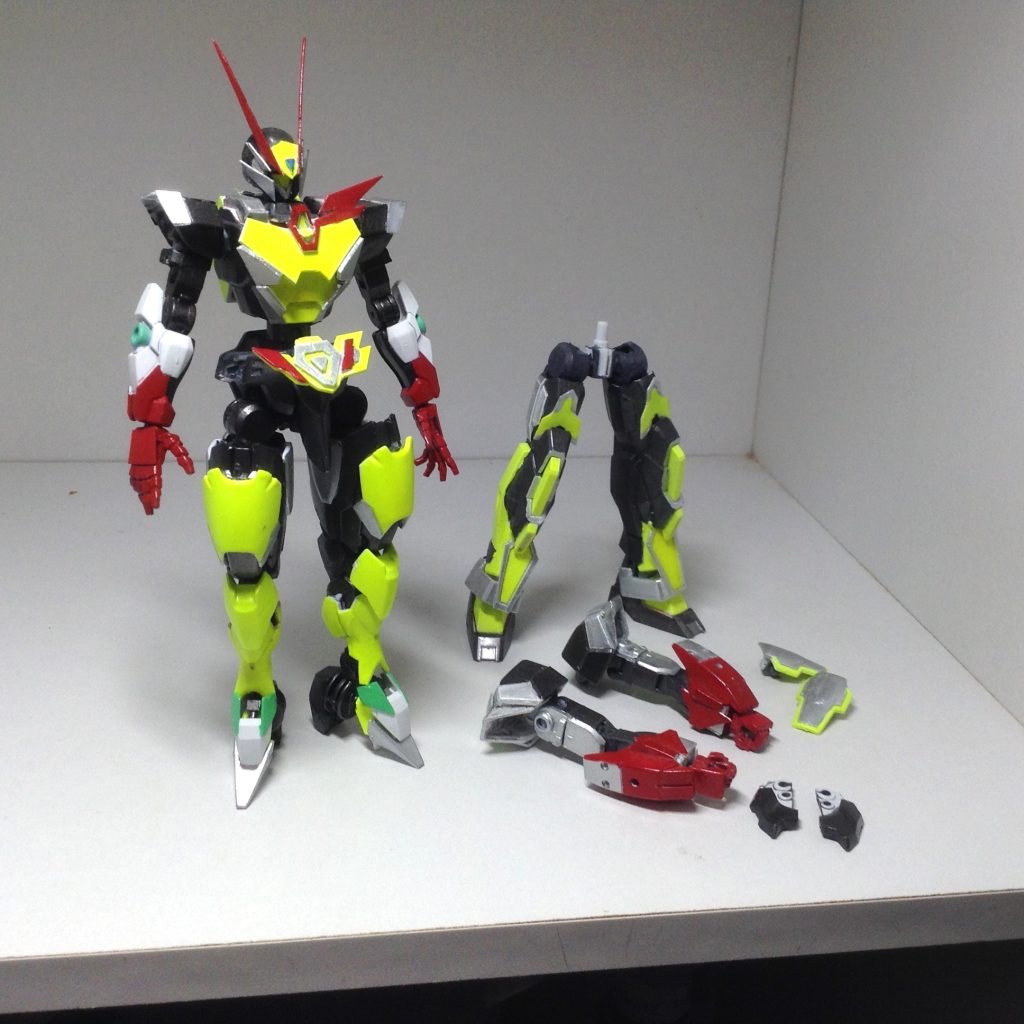 ブレイジングゼロツーの手脚はAGE-1を改造したもの‥だったらウェア換装ってことにすれば良い！ってノリと勢いで製作しました　劇場版に出てきたアレです