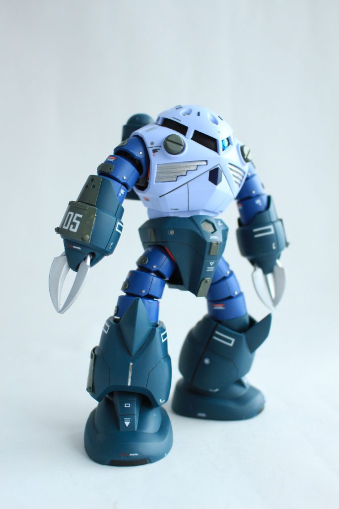 寒くてベランダ塗装ができないので、成型色活かしで部分塗装にてしあげました。スジボリとピンバイスの習作も兼ねてますが、両方そこそこいい感じにできました。