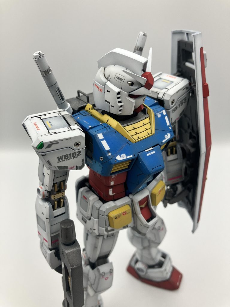 全身にアポジ等の金属パーツ追加、スジ掘り追加によりディティールアップを施してます。