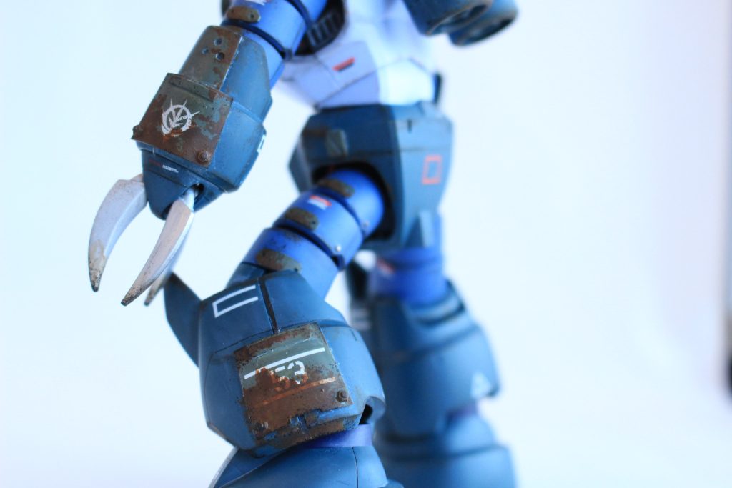 ウェザリングカラーのオレンジとブラウンを二種塗り。オレンジにはウェザリングマスターのサビパステルを混ぜ合わせたので、ちょっとテクスチャ感が出ています。なかなかさびた感じが出ていて良き。