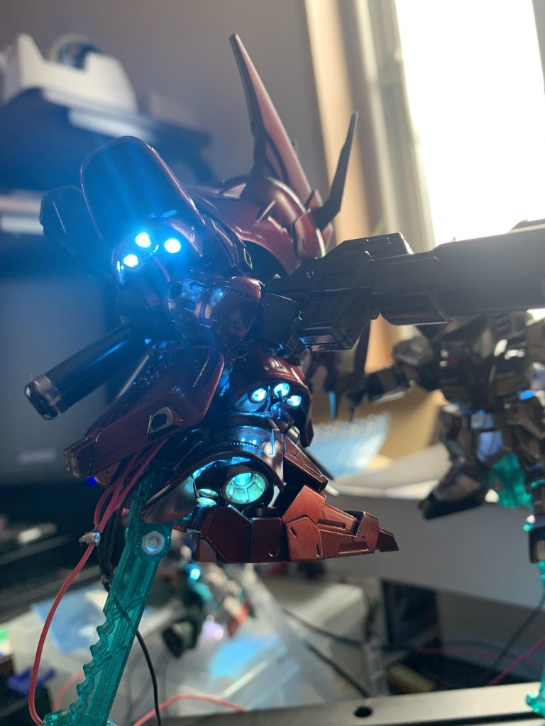 サザビーキャンディ塗装&LED電飾全てのバーニアにLED埋め込みました。