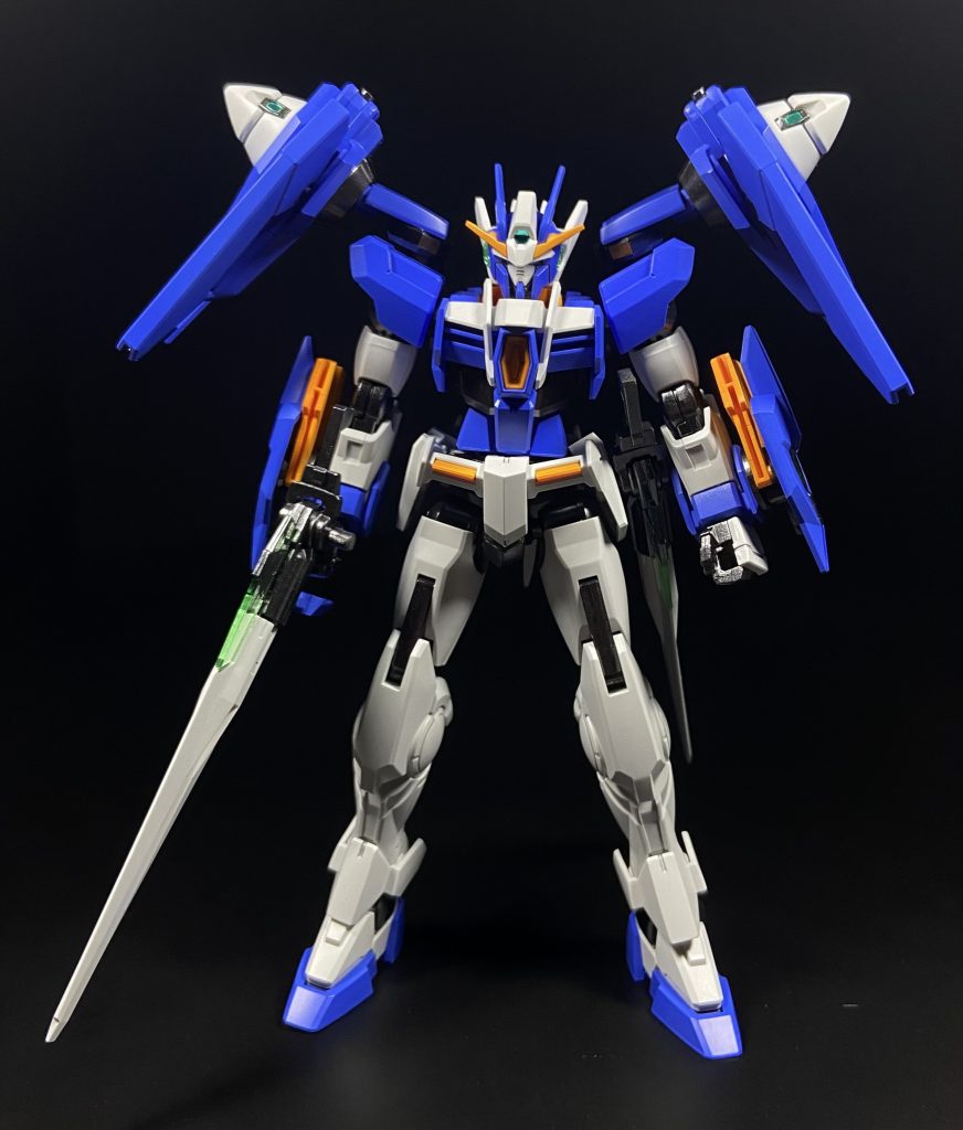 ダブルオーの肩をつけてみましたが、あまり合いませんでした。